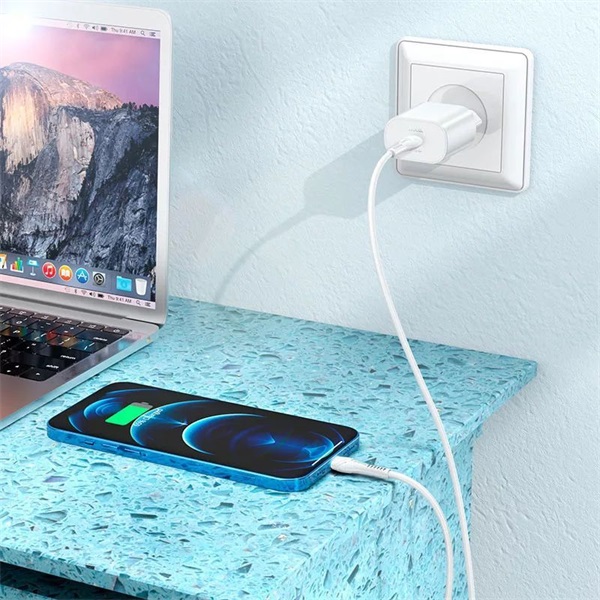 HOCO_HC600682_25W_PD_QC_Type_C_feher_halozati_tolto_adapter_1m_Type_C_to_Lightning_kabel-i39456706.jpg
