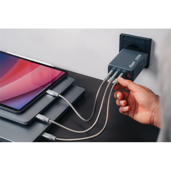 Verbatim_32205_GNC_240_GaN_Charger_240W_USB_Type_A_3xType_C_halozati_tolto_adapter-i39738831.jpg